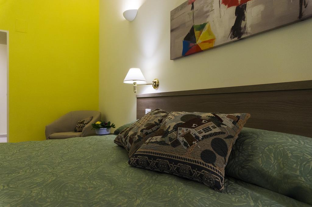לינה וארוחת בוקר רומא Poppy House חדר תמונה