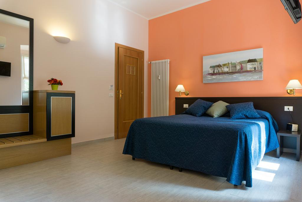 לינה וארוחת בוקר רומא Poppy House חדר תמונה